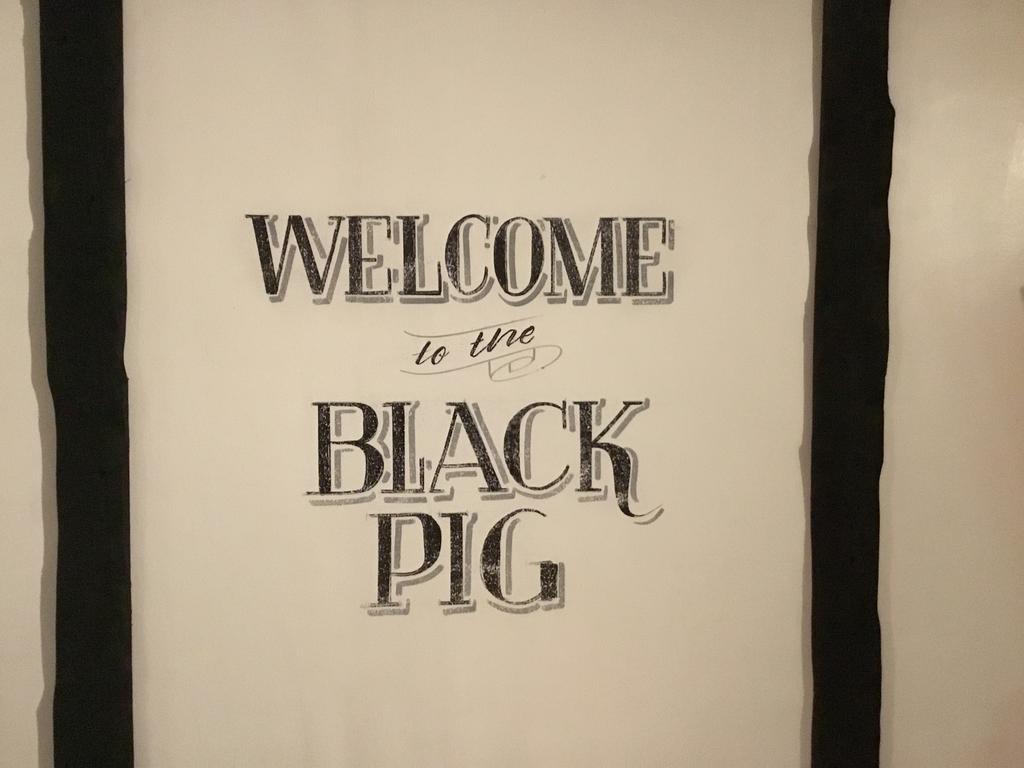 Bed and Breakfast The Black Pig Public House Staple Exteriér fotografie